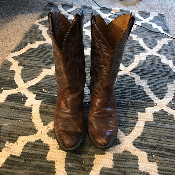 ariat pointed toe boots
